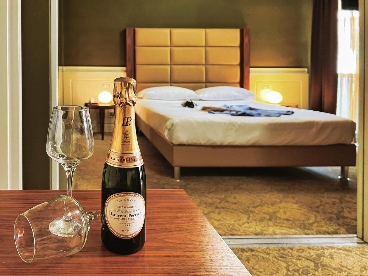 Hotel Abruzzi テーラモ エクステリア 写真