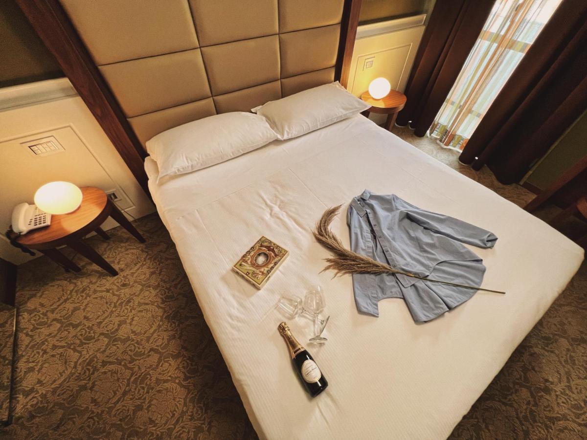 Hotel Abruzzi テーラモ エクステリア 写真