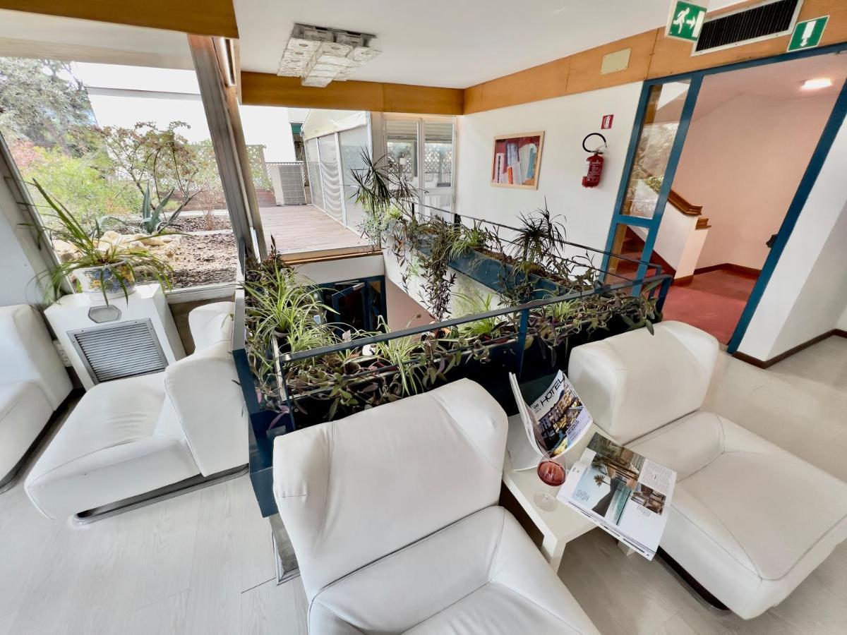 Hotel Abruzzi テーラモ エクステリア 写真