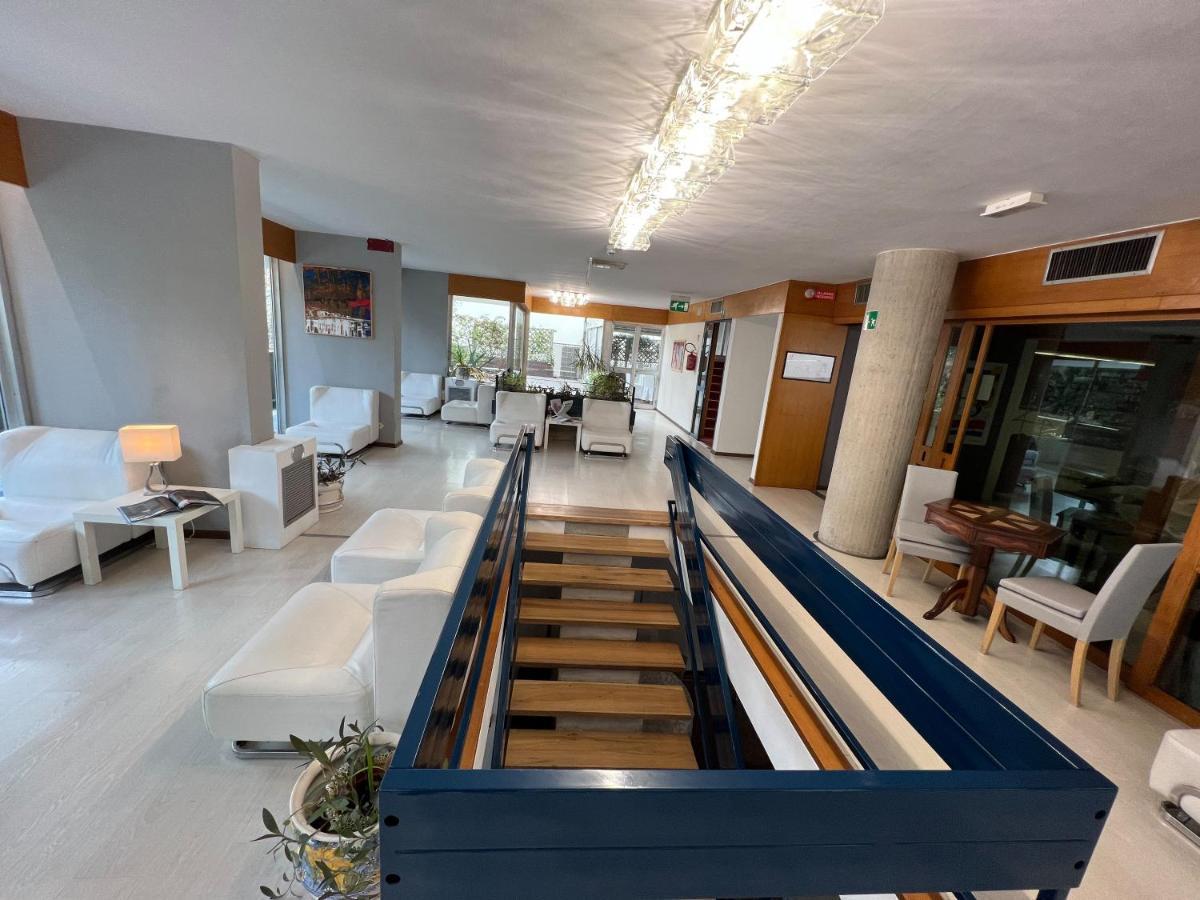 Hotel Abruzzi テーラモ エクステリア 写真