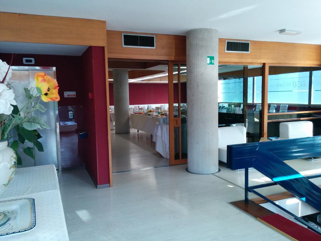 Hotel Abruzzi テーラモ エクステリア 写真